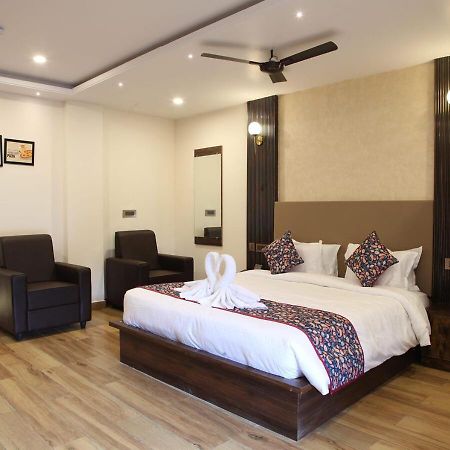 Dakshin Suites Srikakulam Eksteriør bilde