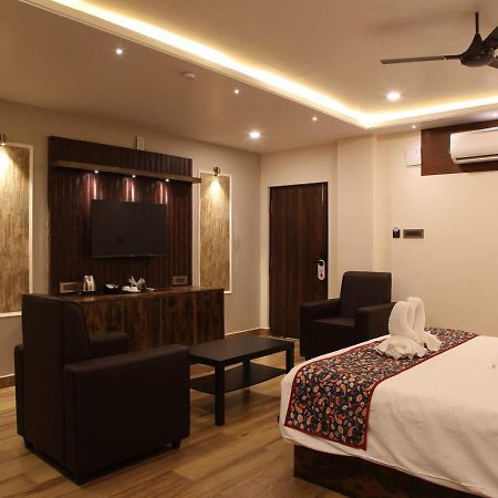 Dakshin Suites Srikakulam Eksteriør bilde
