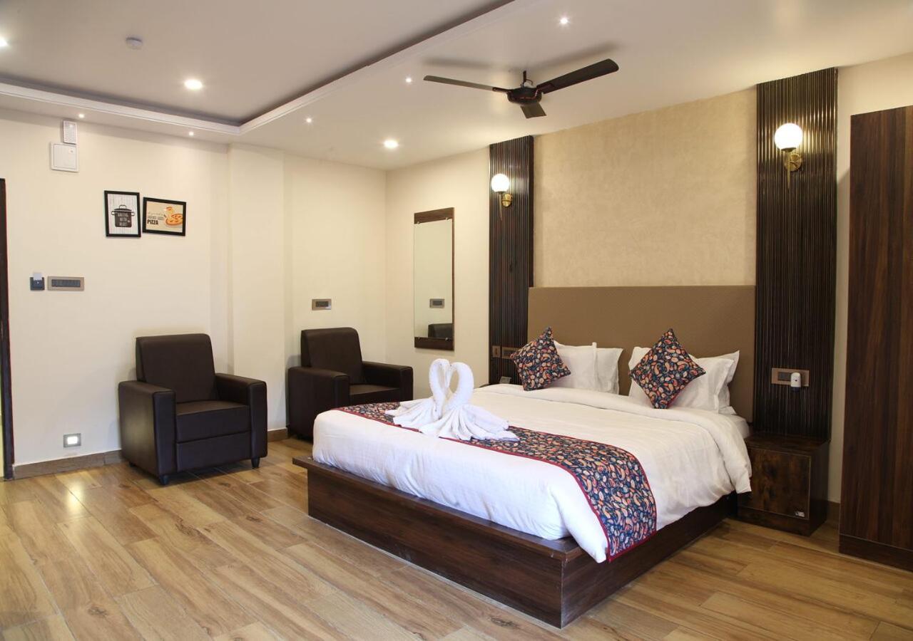 Dakshin Suites Srikakulam Eksteriør bilde
